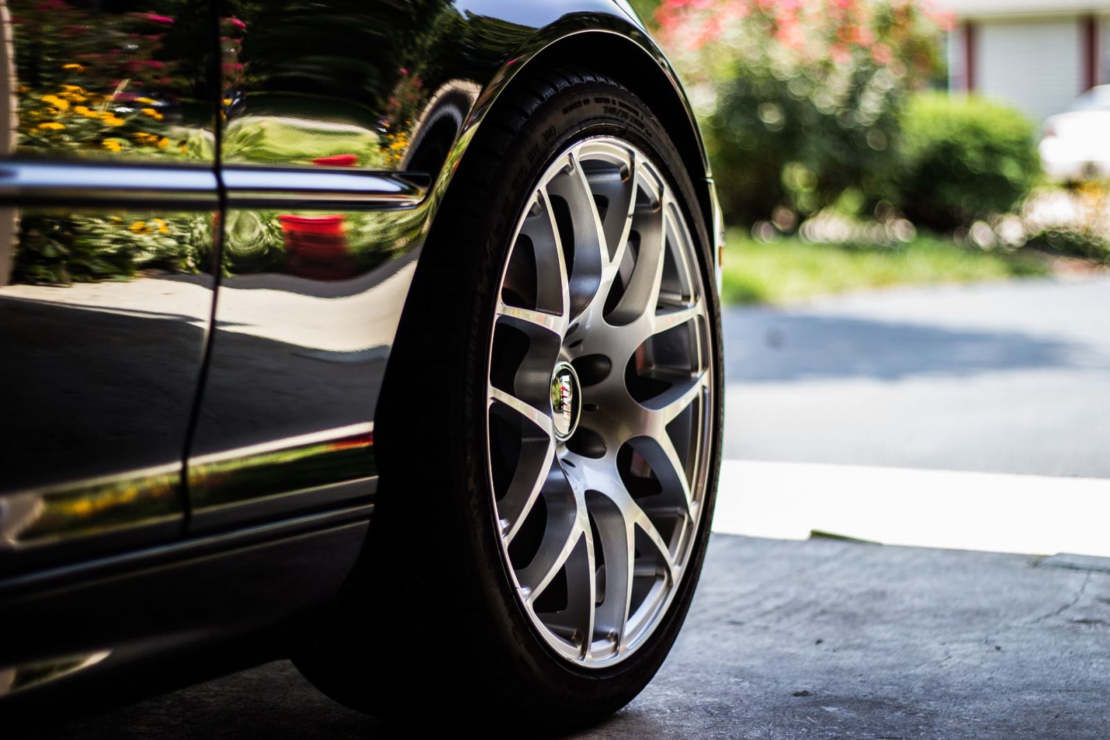 Selection of appropriate tyres is a guarantee of safe and comfortable driving. Selection of appropriate tyres is a guarantee of safe and comfortable driving.
