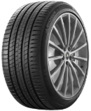 Close-up of the tread Michelin Latitude Sport 3 275/40 R20 106 W RUN ON FLAT ZP, XL, *