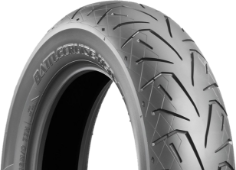 Close-up of the tread Bridgestone Battlecruise H50 160/70 B17 73 V Rear TL