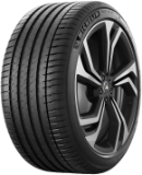Close-up of the tread Michelin Pilot Sport 4 SUV 315/35 R21 111 Y XL