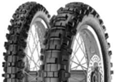 Close-up of the tread Metzeler MCE 6 Days Extreme 140/80-18 70 M Rear TT M/C M+S